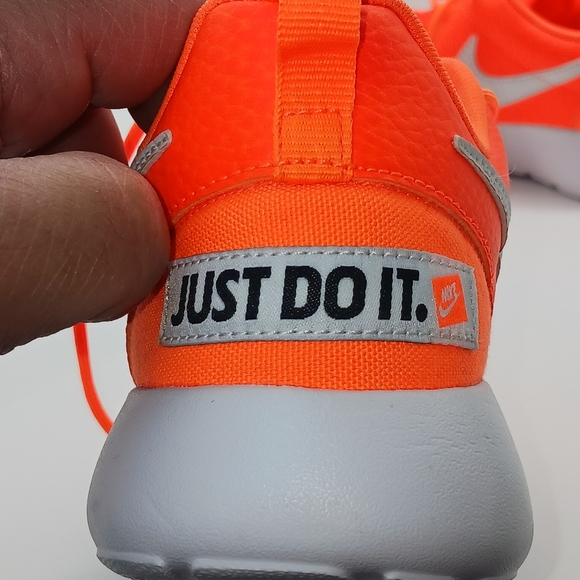 Nike Rosche 1 Premium 'Total Orange' Streetwear/Running Shoes Size 6 for Women - Picture 8 of 11